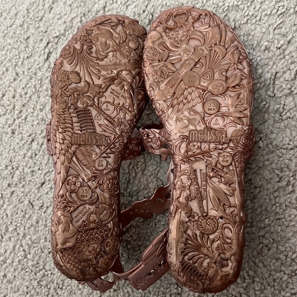 Melissa + Campana Barroca Jelly Sandal Rose Gold. - Picture 3 of 5